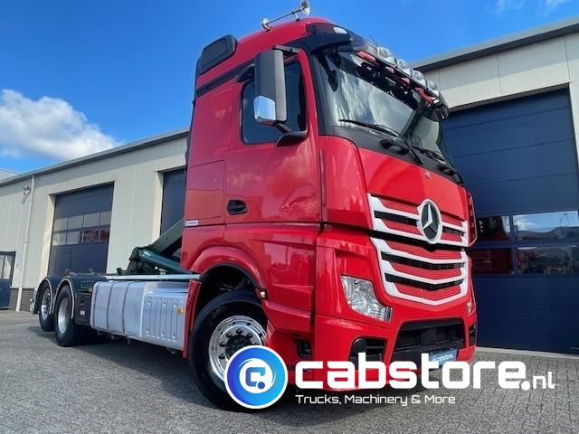 Mercedes-Benz ACTROS 2542 6x2 Euro 6 - HIAB-Multilift 26 Ton's Haakarmsysteem - Containerlift -Bouwjaar 2016 - Km 544.497 - Camion ampliroll: photos 2 Mercedes-Benz ACTROS 2542 6x2 Euro 6 - HIAB-Multilift 26 Ton's Haakarmsysteem - Containerlift -Bouwjaar 2016 - Km 544.497 - Camion ampliroll: photos 2