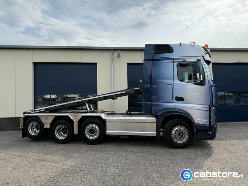 Mercedes-Benz ACTROS 3663 Euro 6 - 8x2 - RETARDER - Bouwjaar 09-2017 - 30 Ton's Container Kabelsysteem - Km 476.892 - Good condition - Camion - système de câble: photos 3 Mercedes-Benz ACTROS 3663 Euro 6 - 8x2 - RETARDER - Bouwjaar 09-2017 - 30 Ton's Container Kabelsysteem - Km 476.892 - Good condition - Camion - système de câble: photos 3