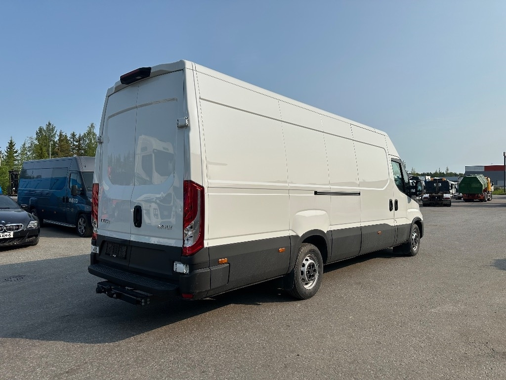 Iveco Daily 35S16A8 16m3 - Fourgon utilitaire: photos 3 Iveco Daily 35S16A8 16m3 - Fourgon utilitaire: photos 3