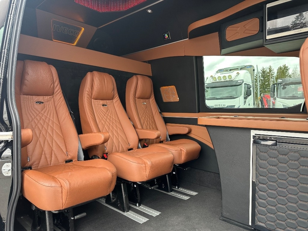 Fourgon utilitaire Iveco Daily 35S18A8 1+4hlö retkeilyauto: photos 7