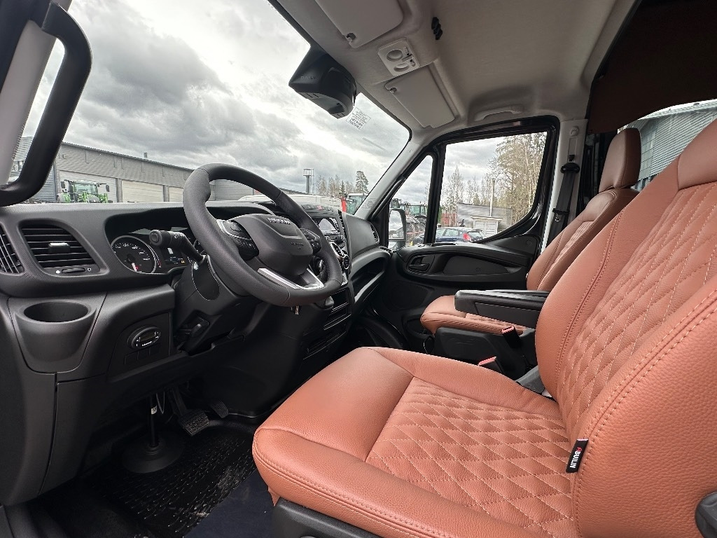 Fourgon utilitaire Iveco Daily 35S18A8 1+4hlö retkeilyauto: photos 18
