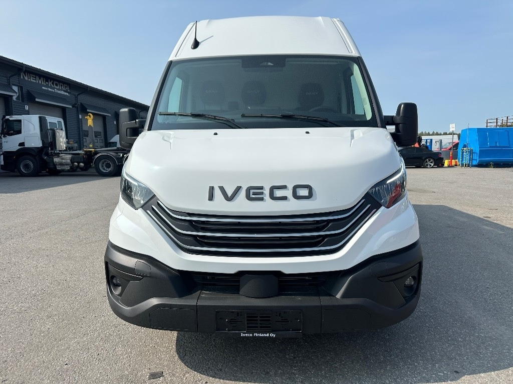 Iveco Daily 35S18A8 12m3 - Fourgon utilitaire: photos 2 Iveco Daily 35S18A8 12m3 - Fourgon utilitaire: photos 2