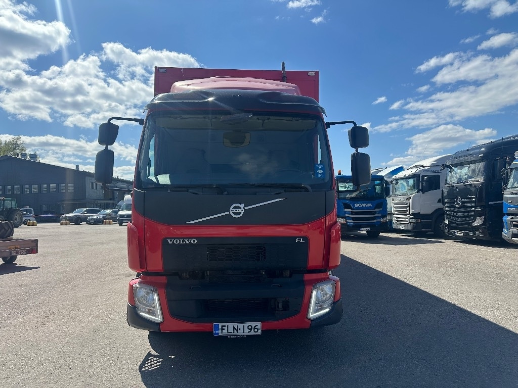 Volvo FL 280 - Camion fourgon: photos 2 Volvo FL 280 - Camion fourgon: photos 2