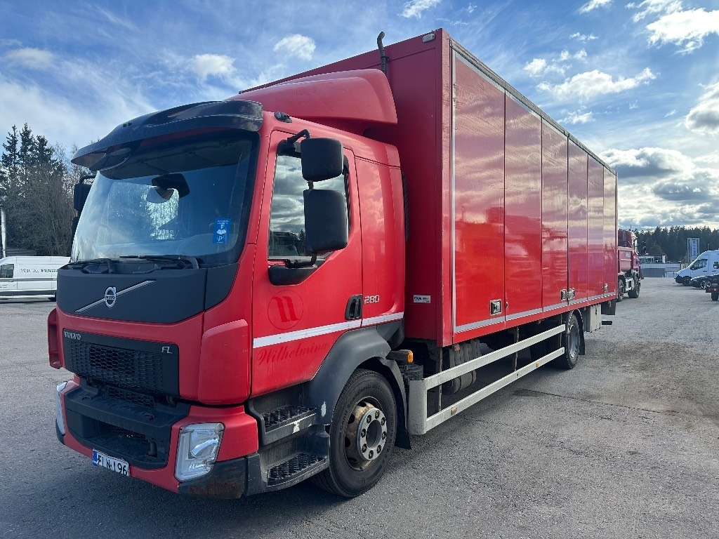 Volvo FL 280 - Camion fourgon: photos 1 Volvo FL 280 - Camion fourgon: photos 1