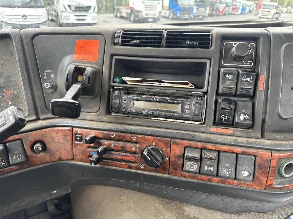 Camion multibenne Volvo FM7 4x2 vaijerilaitteilla: photos 11