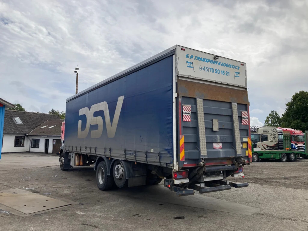 MAN TGM 26.290 6X2/4 - Camion à rideaux coulissants: photos 5 MAN TGM 26.290 6X2/4 - Camion à rideaux coulissants: photos 5