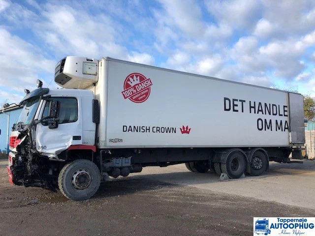 Volvo FM330 Coolerbox 6×2 - Camion frigorifique: photos 3 Volvo FM330 Coolerbox 6×2 - Camion frigorifique: photos 3