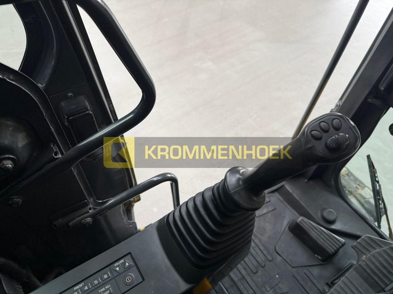 Pelle sur chenille Komatsu PC 138 US-11 Rototilt: photos 19