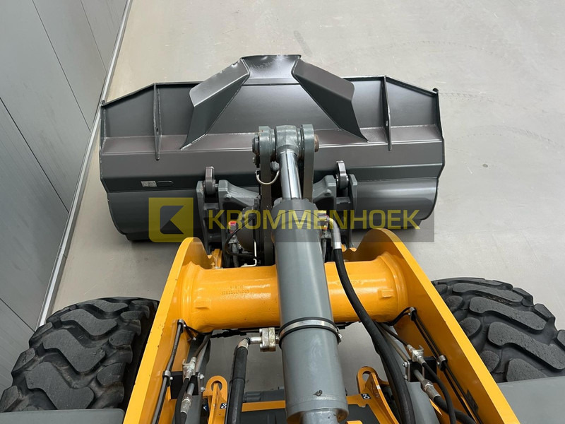 Chargeuse sur pneus Liebherr L 538: photos 9