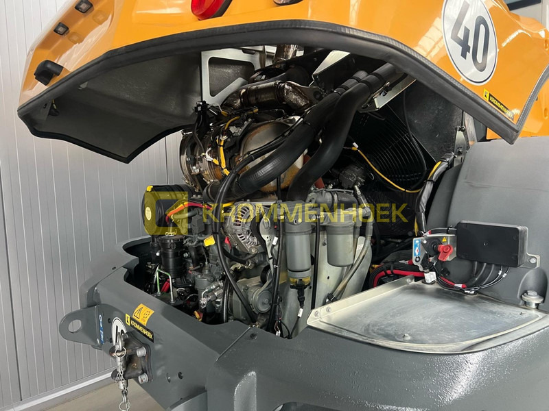 Chargeuse sur pneus Liebherr L 538: photos 17