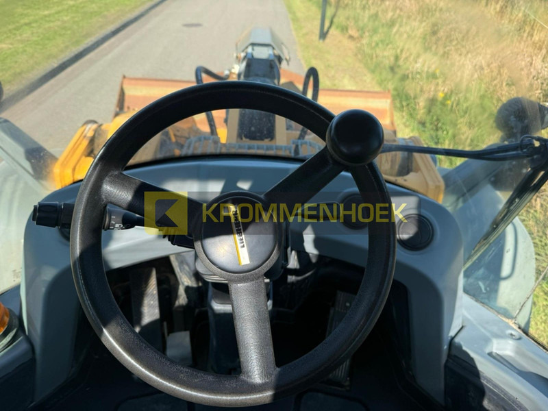 Chargeuse sur pneus Liebherr L 586 Xpower: photos 11
