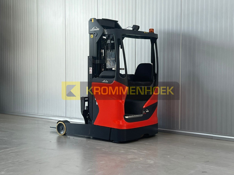 Linde R 16 - Chariot à mât rétractable: photos 3 Linde R 16 - Chariot à mât rétractable: photos 3
