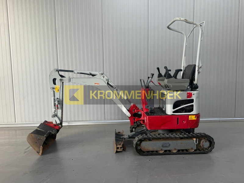 Takeuchi TB 210 R - Mini pelle: photos 1 Takeuchi TB 210 R - Mini pelle: photos 1