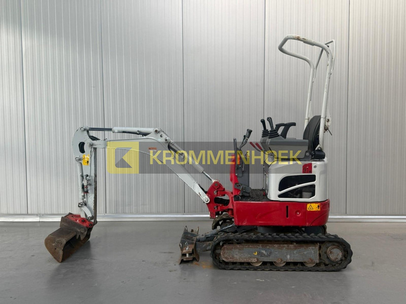 Takeuchi TB 210 R - Mini pelle: photos 1 Takeuchi TB 210 R - Mini pelle: photos 1