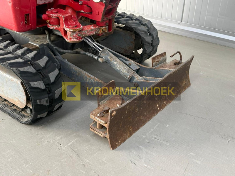 Mini pelle Takeuchi TB 210 R: photos 11