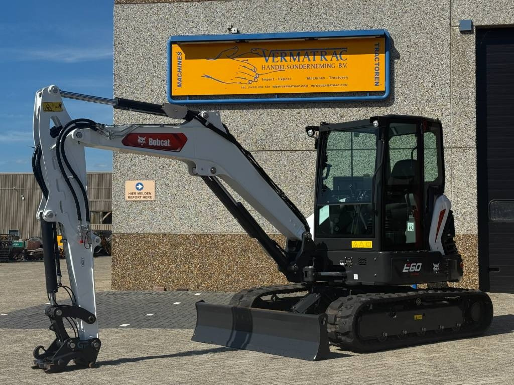 Bobcat E60 R2, 2024, 54 hours!! - Pelle sur chenille: photos 1 Bobcat E60 R2, 2024, 54 hours!! - Pelle sur chenille: photos 1