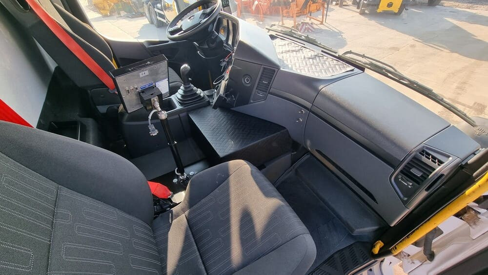 MERCEDES-BENZ AROCS 3243 8x4 | Euro 6 | Piaskarko Solarka Econ 12m³ - Engin de déneigement: photos 2 MERCEDES-BENZ AROCS 3243 8x4 | Euro 6 | Piaskarko Solarka Econ 12m³ - Engin de déneigement: photos 2