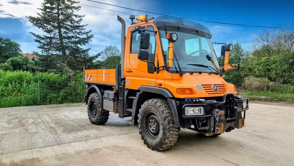 MERCEDES-BENZ Unimog U300 - Véhicule de voirie/ Spécial: photos 1 MERCEDES-BENZ Unimog U300 - Véhicule de voirie/ Spécial: photos 1
