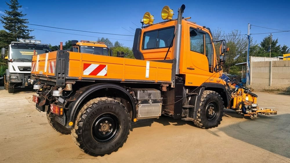 MERCEDES-BENZ Unimog U300 - Véhicule de voirie/ Spécial: photos 3 MERCEDES-BENZ Unimog U300 - Véhicule de voirie/ Spécial: photos 3