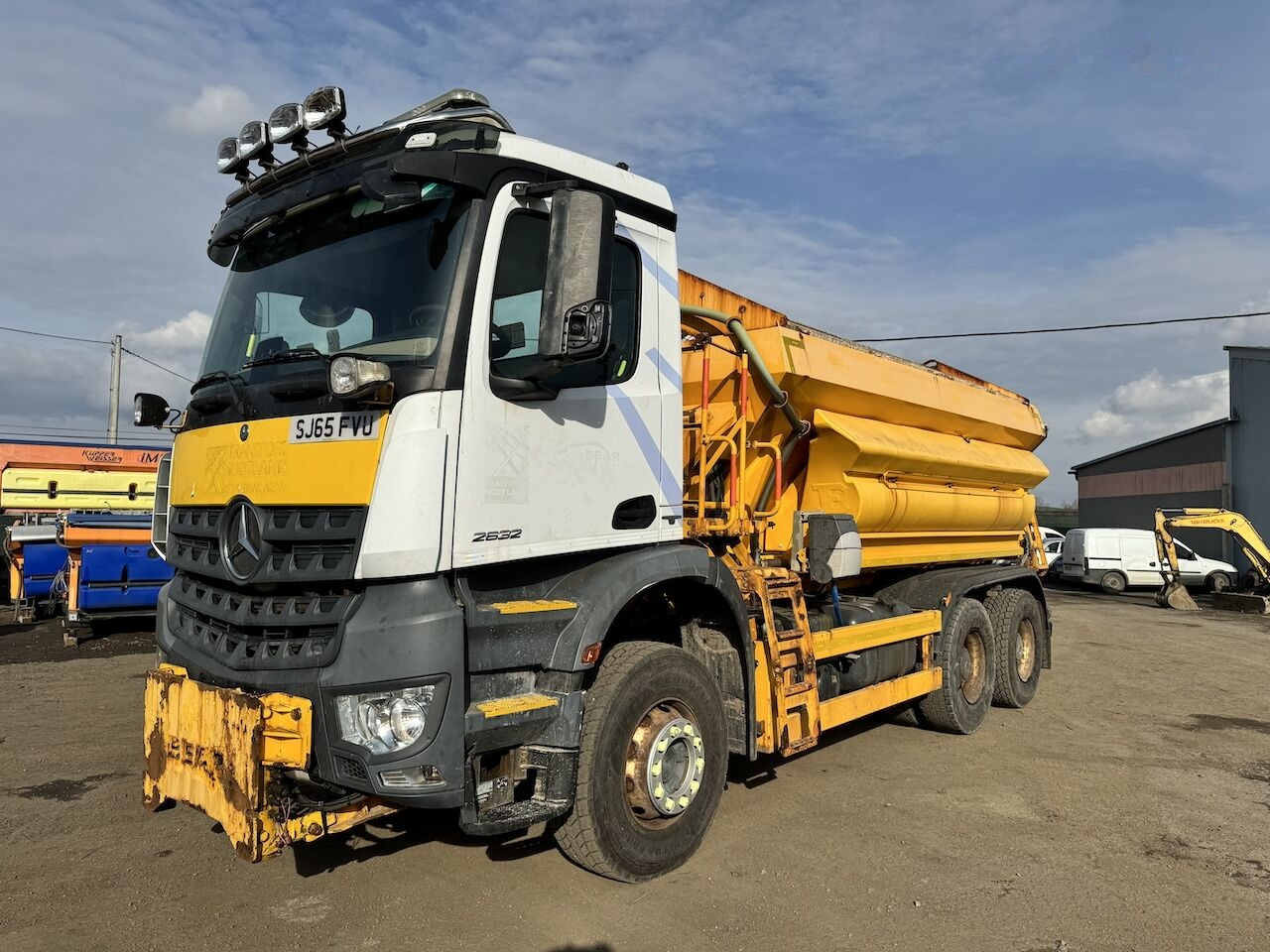 Mercedes-Benz 2632 - Véhicule de voirie/ Spécial, Camion: photos 2 Mercedes-Benz 2632 - Véhicule de voirie/ Spécial, Camion: photos 2