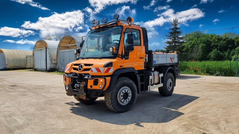 Véhicule de voirie/ Spécial Mercedes-Benz Unimog U527: photos 7
