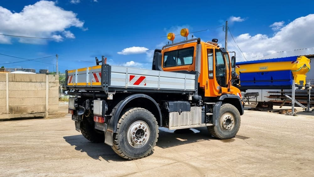 Véhicule de voirie/ Spécial Mercedes-Benz Unimog U527: photos 6