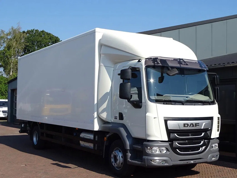 DAF LF 260 16 TON SLEEPER BOX 720X250X244 LBW 1.5 T - Camion fourgon: photos 1 DAF LF 260 16 TON SLEEPER BOX 720X250X244 LBW 1.5 T - Camion fourgon: photos 1