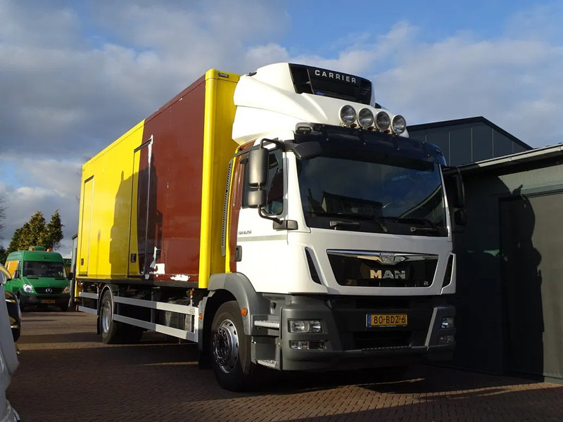 MAN TGM 18.250 E6 CARR SUP 750 CAM LBW 2 TON LOADCAP 10 TON - Camion isothermique: photos 1 MAN TGM 18.250 E6 CARR SUP 750 CAM LBW 2 TON LOADCAP 10 TON - Camion isothermique: photos 1
