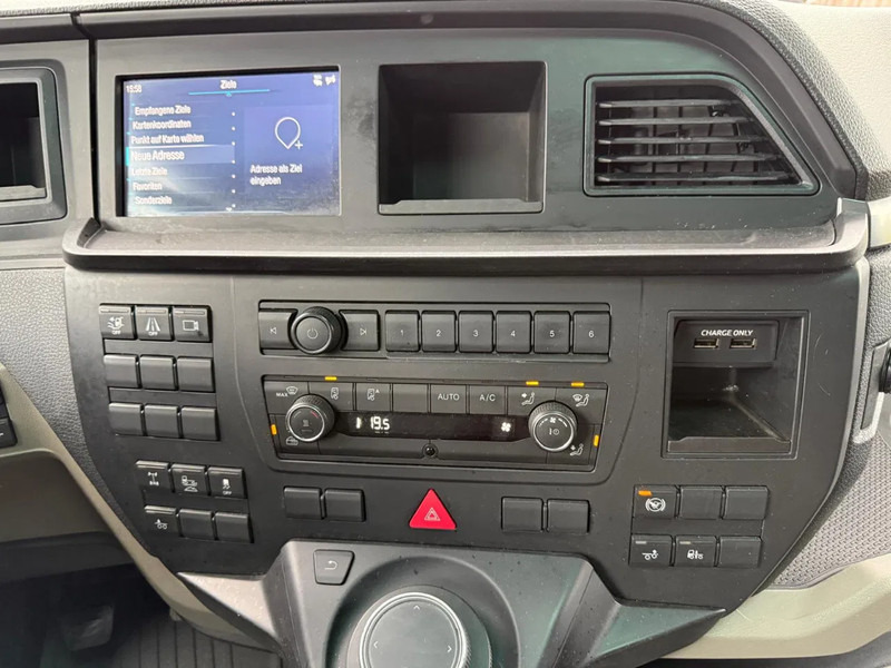 MAN TGX 26.470 Haakarm VDL 21.T XLX Bed Fridge Smart Select - crédit-bail MAN TGX 26.470 Haakarm VDL 21.T XLX Bed Fridge Smart Select: photos 10 MAN TGX 26.470 Haakarm VDL 21.T XLX Bed Fridge Smart Select - crédit-bail MAN TGX 26.470 Haakarm VDL 21.T XLX Bed Fridge Smart Select: photos 10