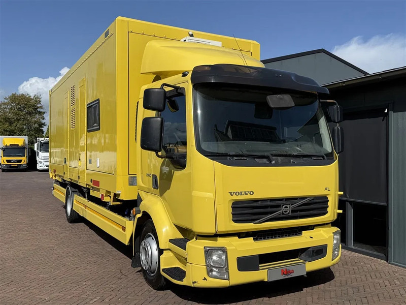 Volvo FL 12.240 Airco 2x bed Douche Heater - Camion fourgon: photos 1 Volvo FL 12.240 Airco 2x bed Douche Heater - Camion fourgon: photos 1