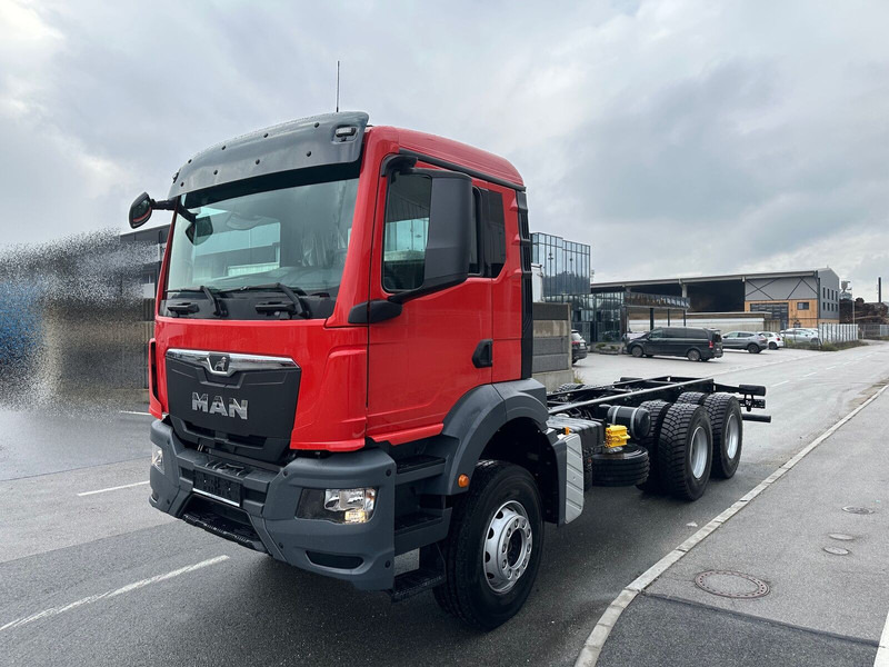 MAN TGS 33.400 6X4 BB CH - Châssis cabine: photos 2 MAN TGS 33.400 6X4 BB CH - Châssis cabine: photos 2
