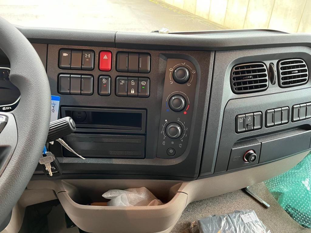 Camion à rideaux coulissants DAF XB 290 FA 16 to Pritsche Schiebeplane LBW: photos 7 Camion à rideaux coulissants DAF XB 290 FA 16 to Pritsche Schiebeplane LBW: photos 7