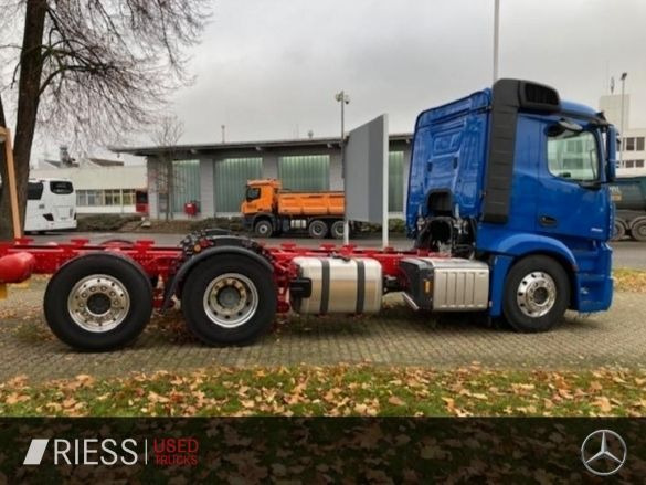 Camion plateau Mercedes-Benz Actros 2551 L 6x2 ACC AHK AUT DynLicht LM Navi: photos 6 Camion plateau Mercedes-Benz Actros 2551 L 6x2 ACC AHK AUT DynLicht LM Navi: photos 6