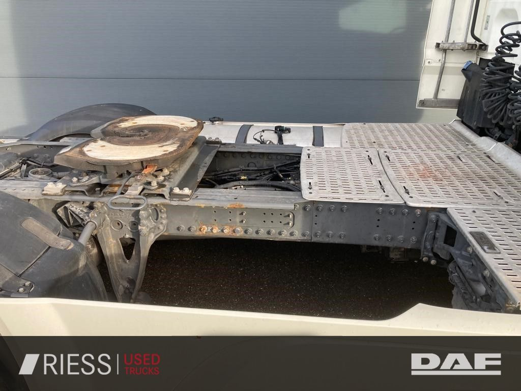 Tracteur routier DAF XF 480 FT Super Space Cab Intarder / Nebenantrie DAF XF 480 FT Super Space Cab Intarder / Nebenantrie: photos 10 Tracteur routier DAF XF 480 FT Super Space Cab Intarder / Nebenantrie DAF XF 480 FT Super Space Cab Intarder / Nebenantrie: photos 10