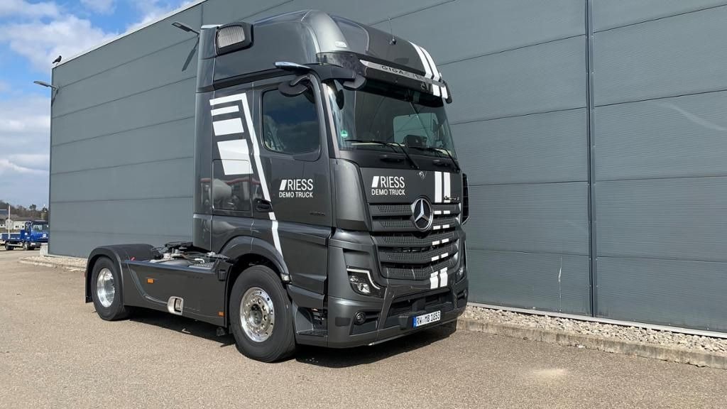 Mercedes-Benz Actros 1853 LS - Tracteur routier: photos 1 Mercedes-Benz Actros 1853 LS - Tracteur routier: photos 1