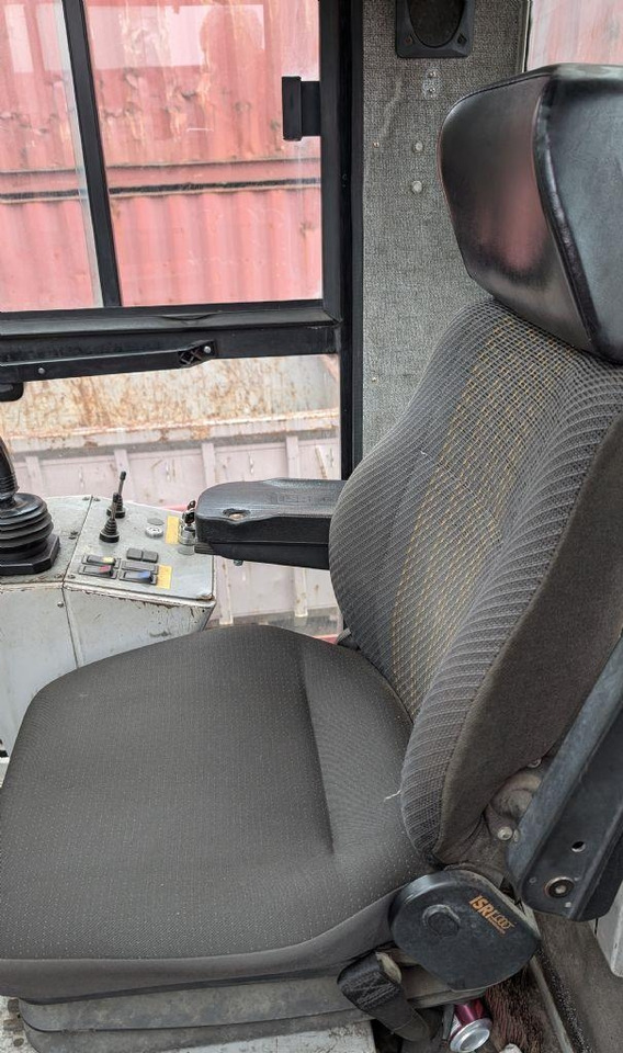 Reach stacker CVS Ferrari F377.5 PB: photos 7 Reach stacker CVS Ferrari F377.5 PB: photos 7