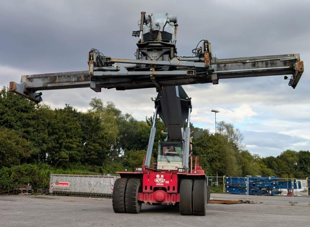 CVS Ferrari F377.5 PB  - Reach stacker: photos 3 CVS Ferrari F377.5 PB  - Reach stacker: photos 3