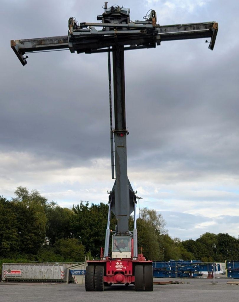 CVS Ferrari F377.5 PB  - Reach stacker: photos 4 CVS Ferrari F377.5 PB  - Reach stacker: photos 4