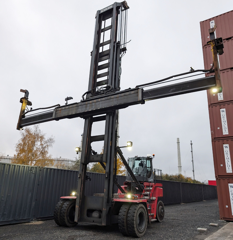 KALMAR DCG100-45ED7 - Chariot porte-conteneur: photos 5 KALMAR DCG100-45ED7 - Chariot porte-conteneur: photos 5