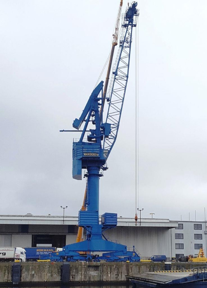 Takraf PDK - Grue à tour: photos 1 Takraf PDK - Grue à tour: photos 1