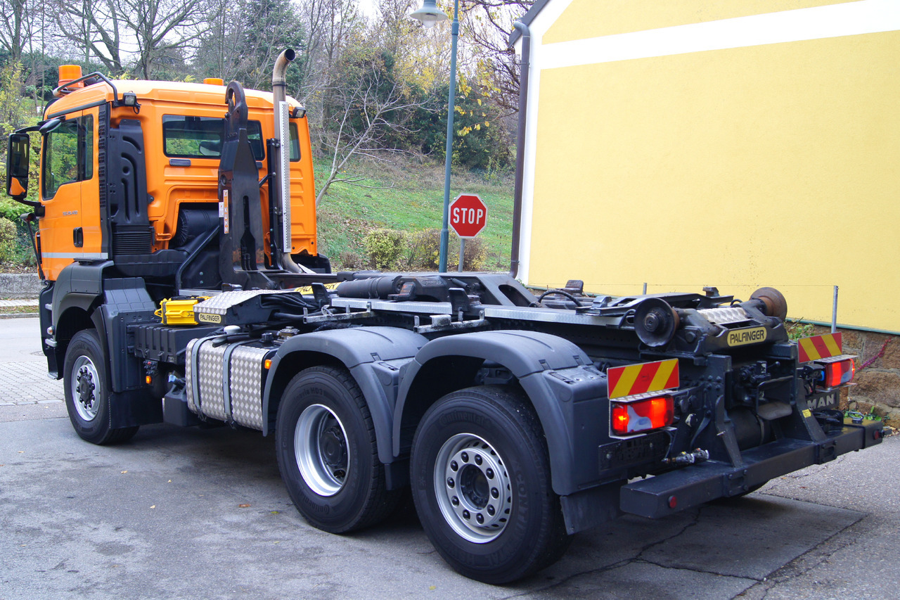 MAN TGS 28.400 BL 6x4-4/TÜV/PALIFT/Winterdienst/Salzstreuer/Streuer/Schneepflug - Camion benne: photos 5 MAN TGS 28.400 BL 6x4-4/TÜV/PALIFT/Winterdienst/Salzstreuer/Streuer/Schneepflug - Camion benne: photos 5