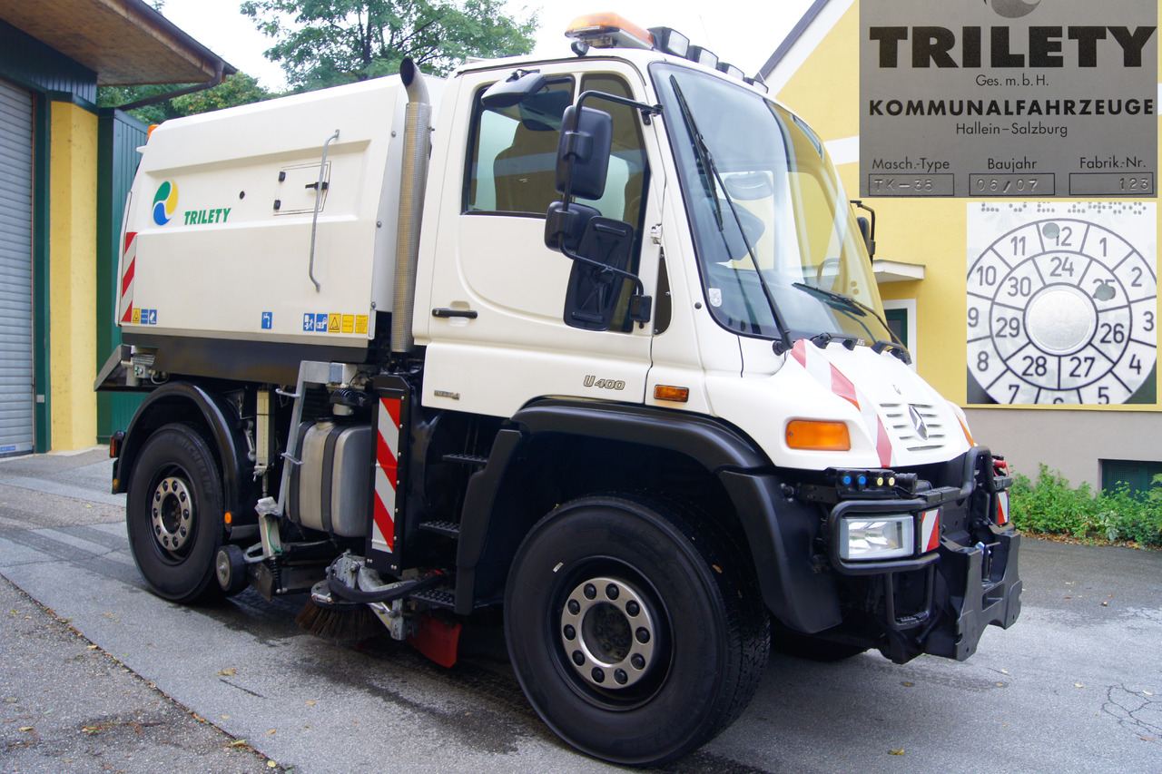 UNIMOG Unimog U400 + TRILETY Kehrmaschine/TÜV/EUR4/Leistungshydraulik - Balayeuse de voirie: photos 2 UNIMOG Unimog U400 + TRILETY Kehrmaschine/TÜV/EUR4/Leistungshydraulik - Balayeuse de voirie: photos 2