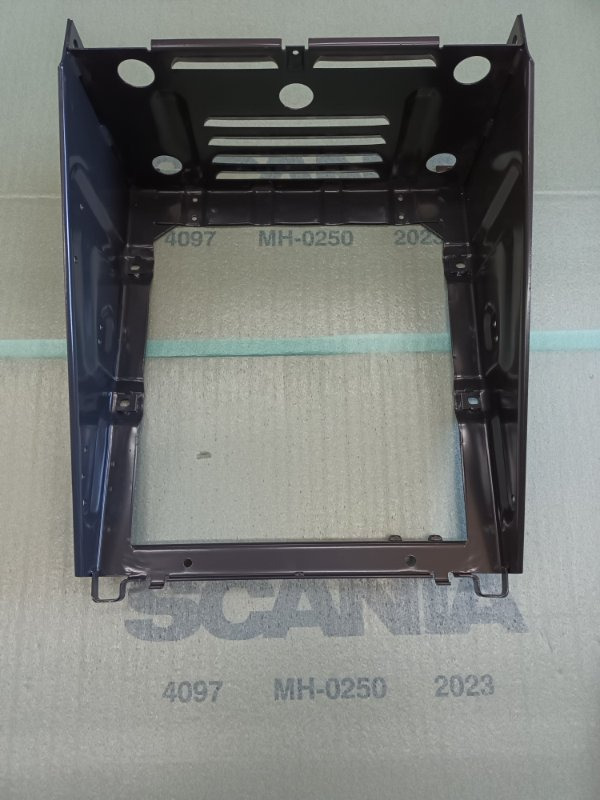 SCANIA BATTERY BOX - 367510 - Accumulateur pour Camion: photos 1 SCANIA BATTERY BOX - 367510 - Accumulateur pour Camion: photos 1