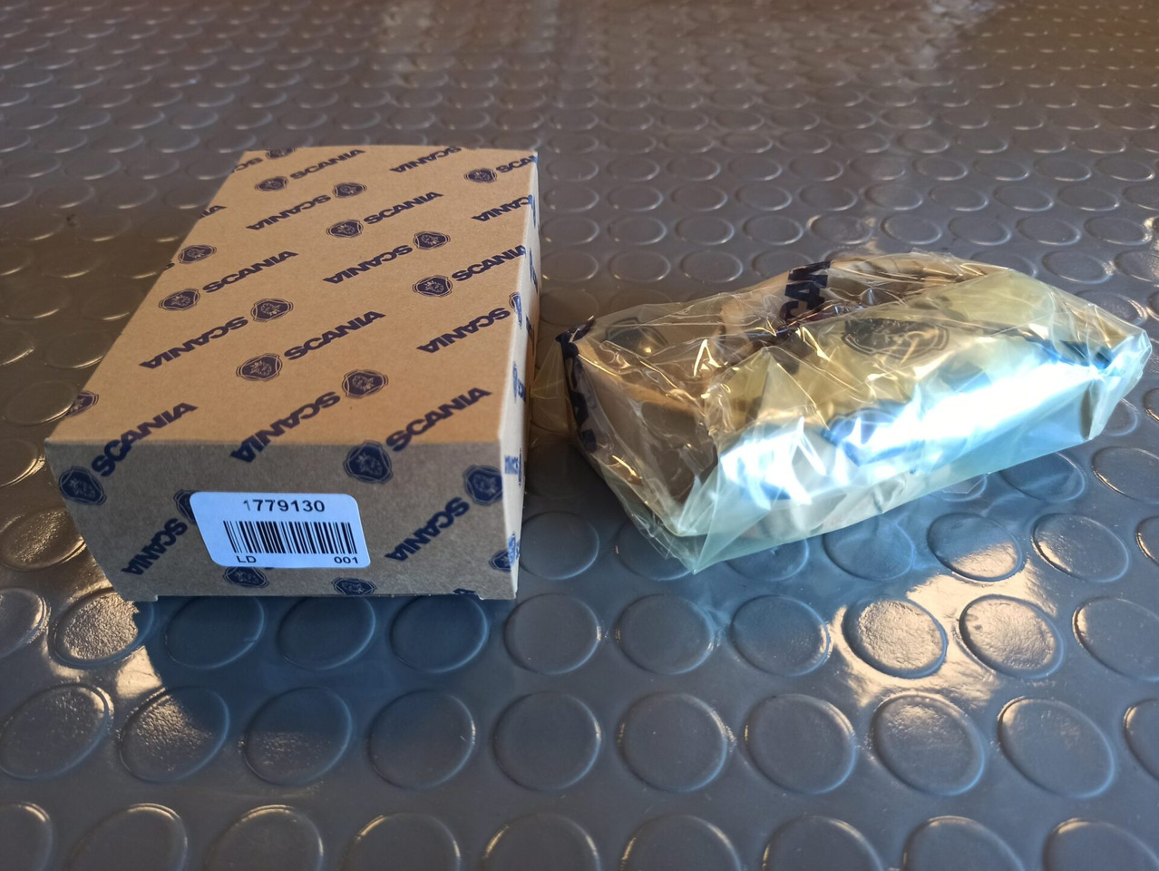 SCANIA BEARING - 1779130 - Coussinets de moteur pour Camion: photos 1 SCANIA BEARING - 1779130 - Coussinets de moteur pour Camion: photos 1