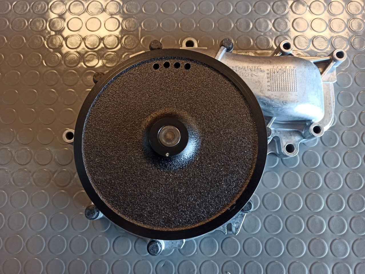 SCANIA COOLANT PUMP - 571224 - Pompe à liquide de refroidissement pour Camion: photos 1 SCANIA COOLANT PUMP - 571224 - Pompe à liquide de refroidissement pour Camion: photos 1