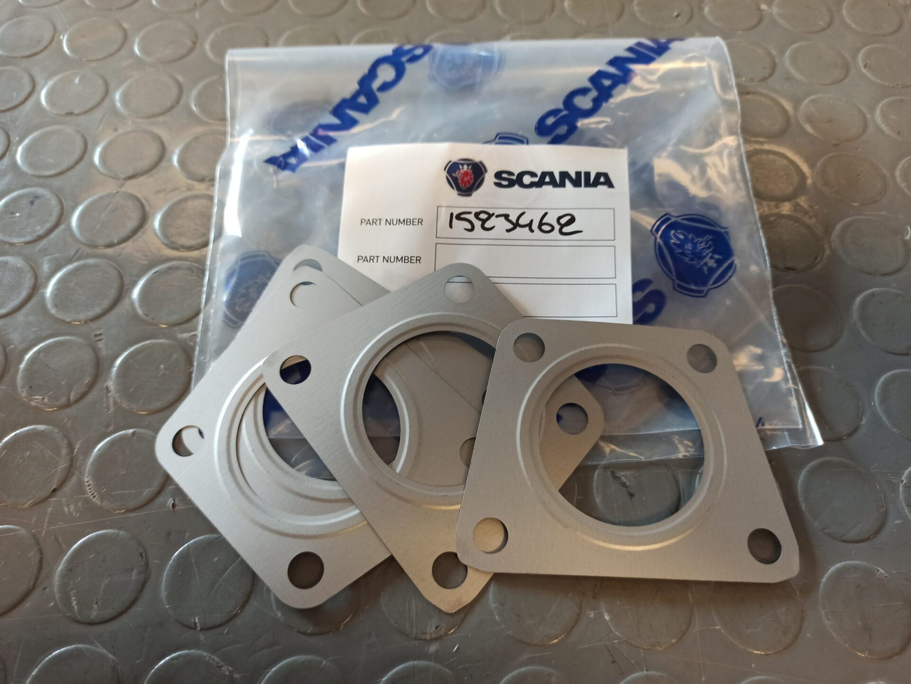 SCANIA GASKET - 1523462 - Joint moteur pour Camion: photos 1 SCANIA GASKET - 1523462 - Joint moteur pour Camion: photos 1