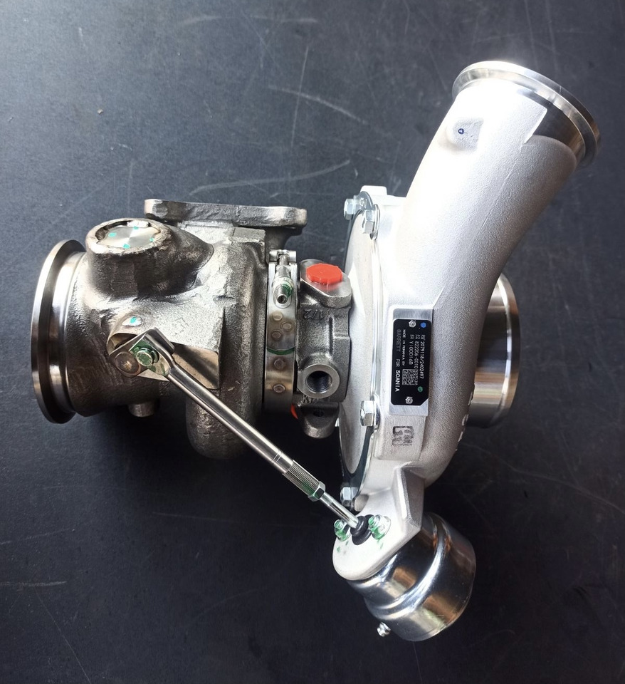 SCANIA TURBOCHARGER OC09 - 2402497 - Turbocompresseur pour Camion: photos 1 SCANIA TURBOCHARGER OC09 - 2402497 - Turbocompresseur pour Camion: photos 1