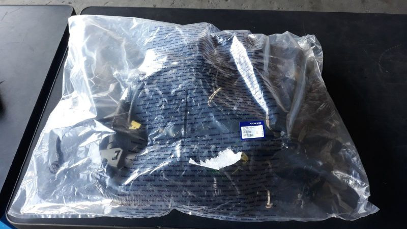 VOLVO CABLE HARNESS 23082464 - Câble/ Fil pour Camion: photos 1 VOLVO CABLE HARNESS 23082464 - Câble/ Fil pour Camion: photos 1