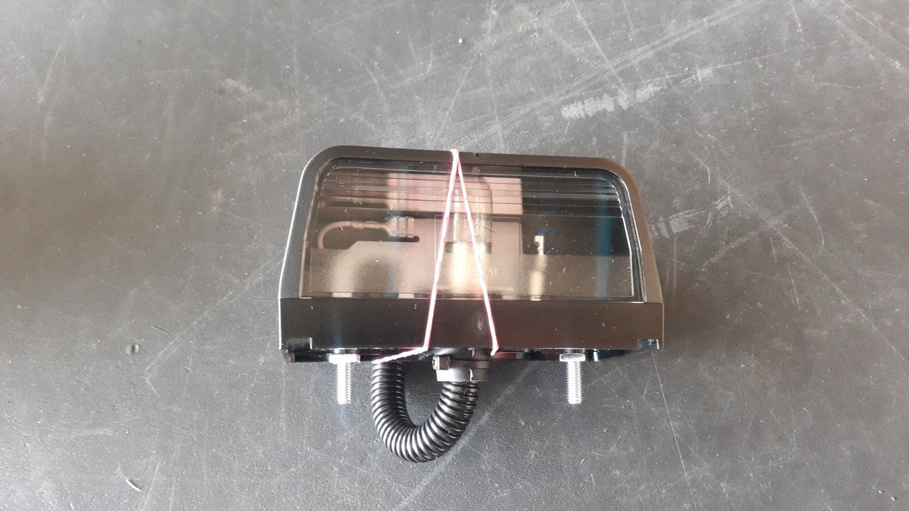 VOLVO LAMP 20502524 - Lumière/ Éclairage pour Camion: photos 4 VOLVO LAMP 20502524 - Lumière/ Éclairage pour Camion: photos 4