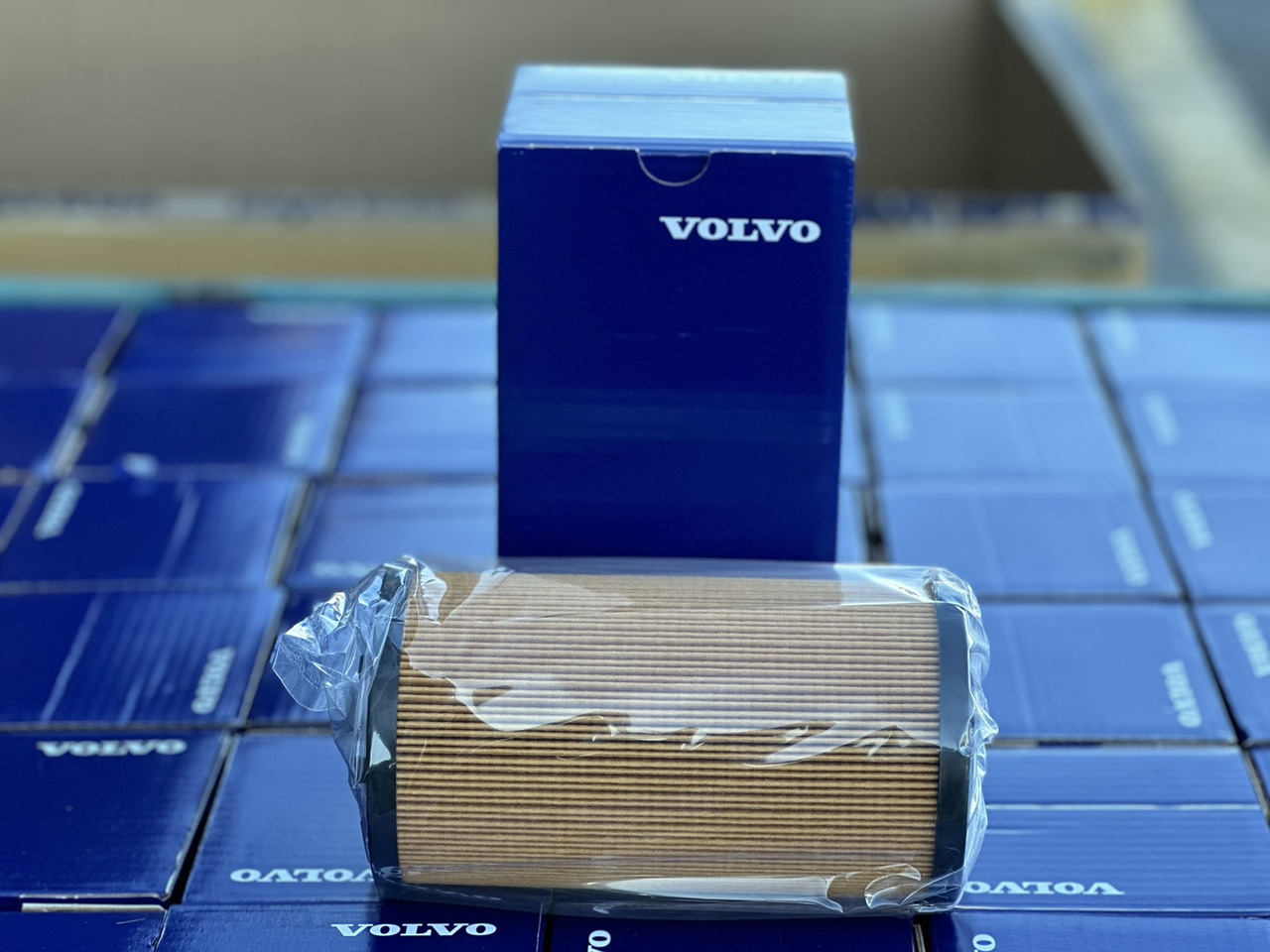 VOLVO OIL FILTER - 23958454 - Filtre à huile pour Camion: photos 1 VOLVO OIL FILTER - 23958454 - Filtre à huile pour Camion: photos 1